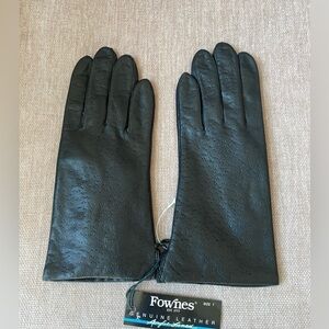 NWT Vintage Never Worn Fownes Women’s Black Leather Gloves Size 7